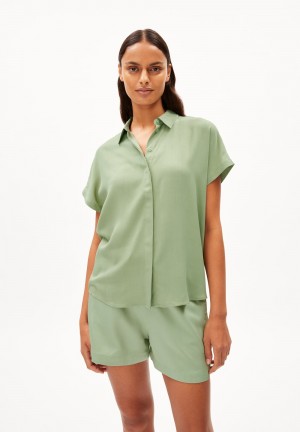 ARMEDANGELS LARISAANA Blouse Relaxed Fit made of LENZING™ ECOVERO™ Viscose Zelene | QLDVG3725