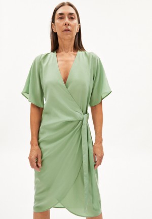 ARMEDANGELS NATAALE Woven Dress Regular Fit made of TENCEL™ Lyocell Zelene | ENPZU6940