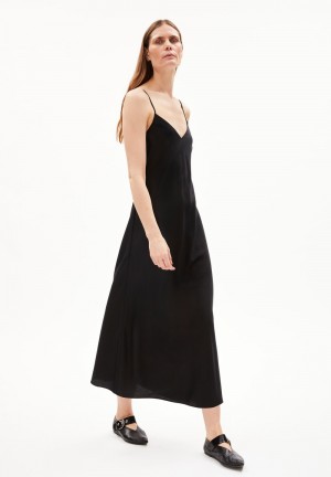 ARMEDANGELS NEYLAA Woven Dress Regular Fit made of TENCEL™ Lyocell Mix Černé | SPCEZ5170