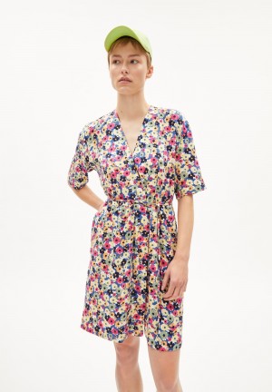 ARMEDANGELS RAUJAA PAINTED BLOOM Woven Dress Loose Fit made of LENZING™ ECOVERO™ Viscose Blueniverse | TONGI5624