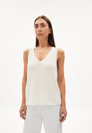 ARMEDANGELS WILMAA Knit Top Regular Fit of Organic Cotton Bílé | AWKCL7261