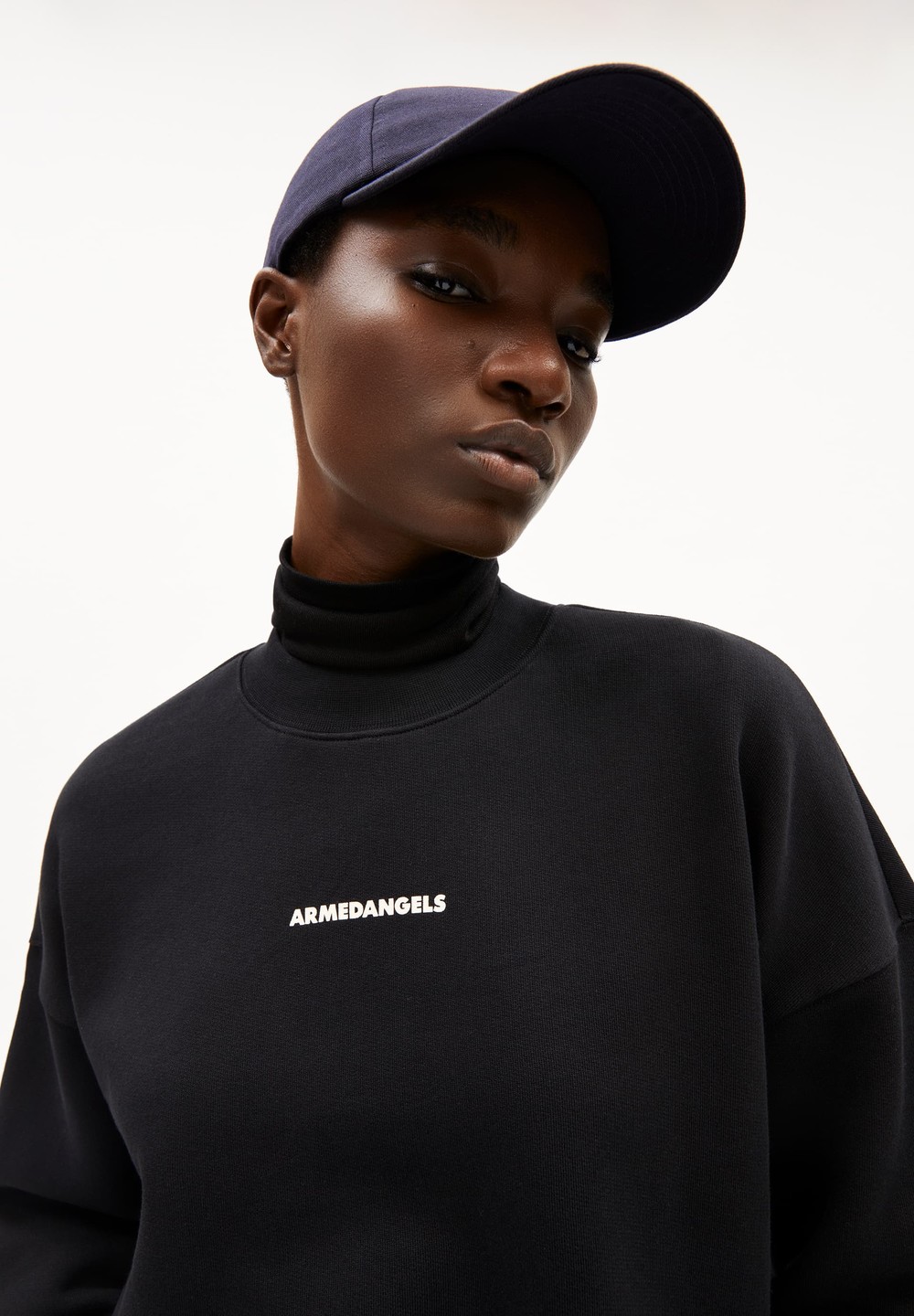 ARMEDANGELS ALIZAA NESTLING Sweatshirt Oversized Fit made of Organic Cotton Černé | BSZDA1362