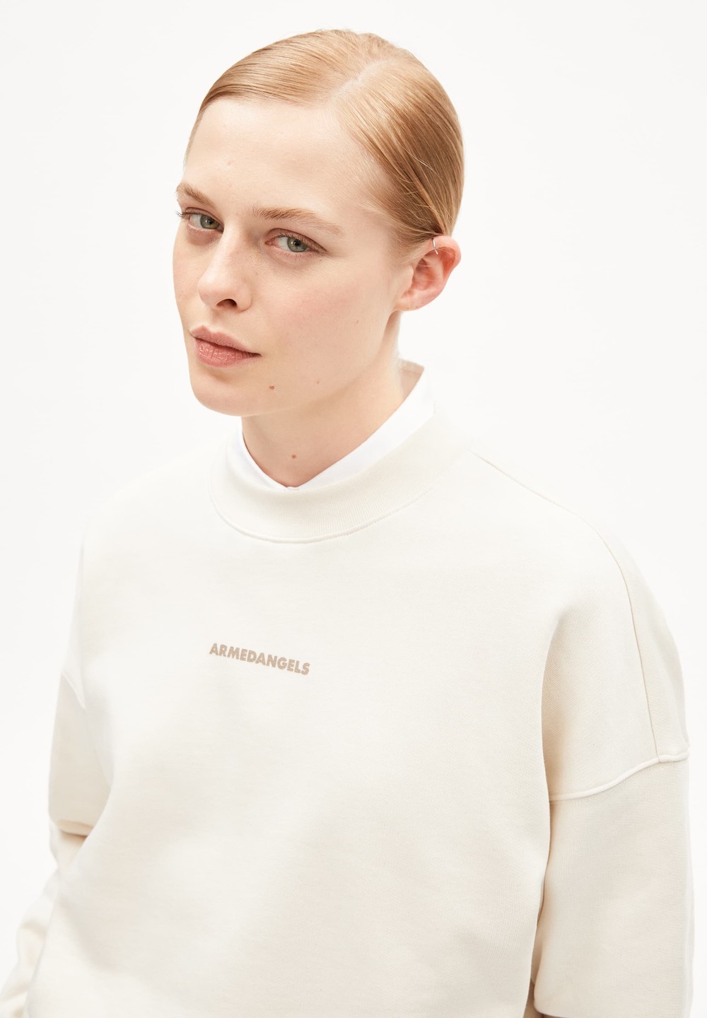 ARMEDANGELS ALIZAA NESTLING Sweatshirt Oversized Fit made of Organic Cotton Undyed | QBWSU9017