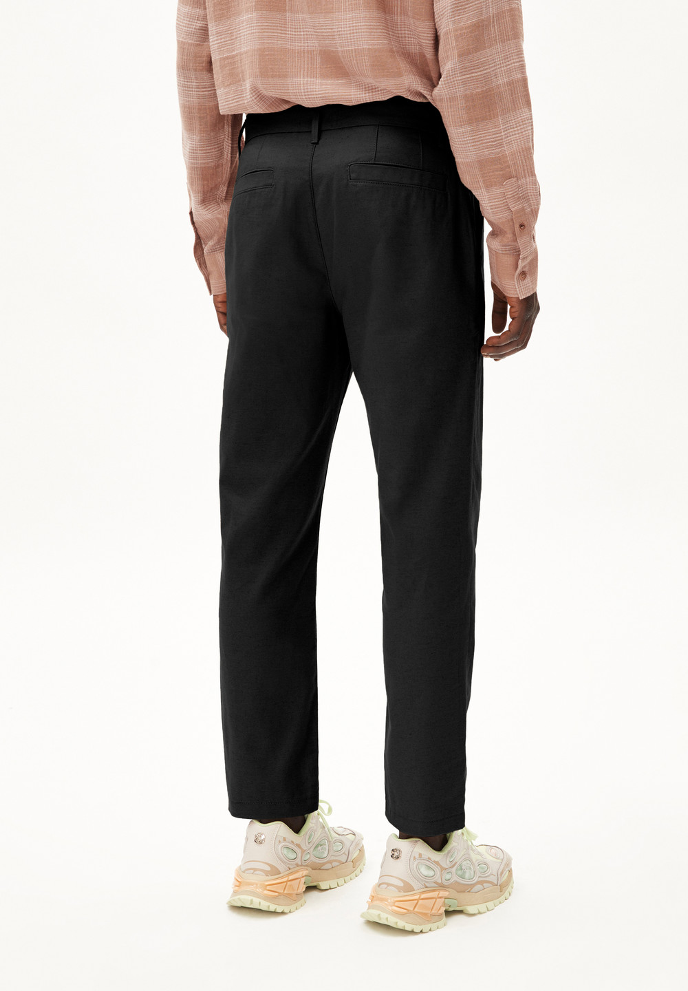 ARMEDANGELS ALVAARO LINEN Chino Pants made of Linen-Mix Černé | BIGJX2563