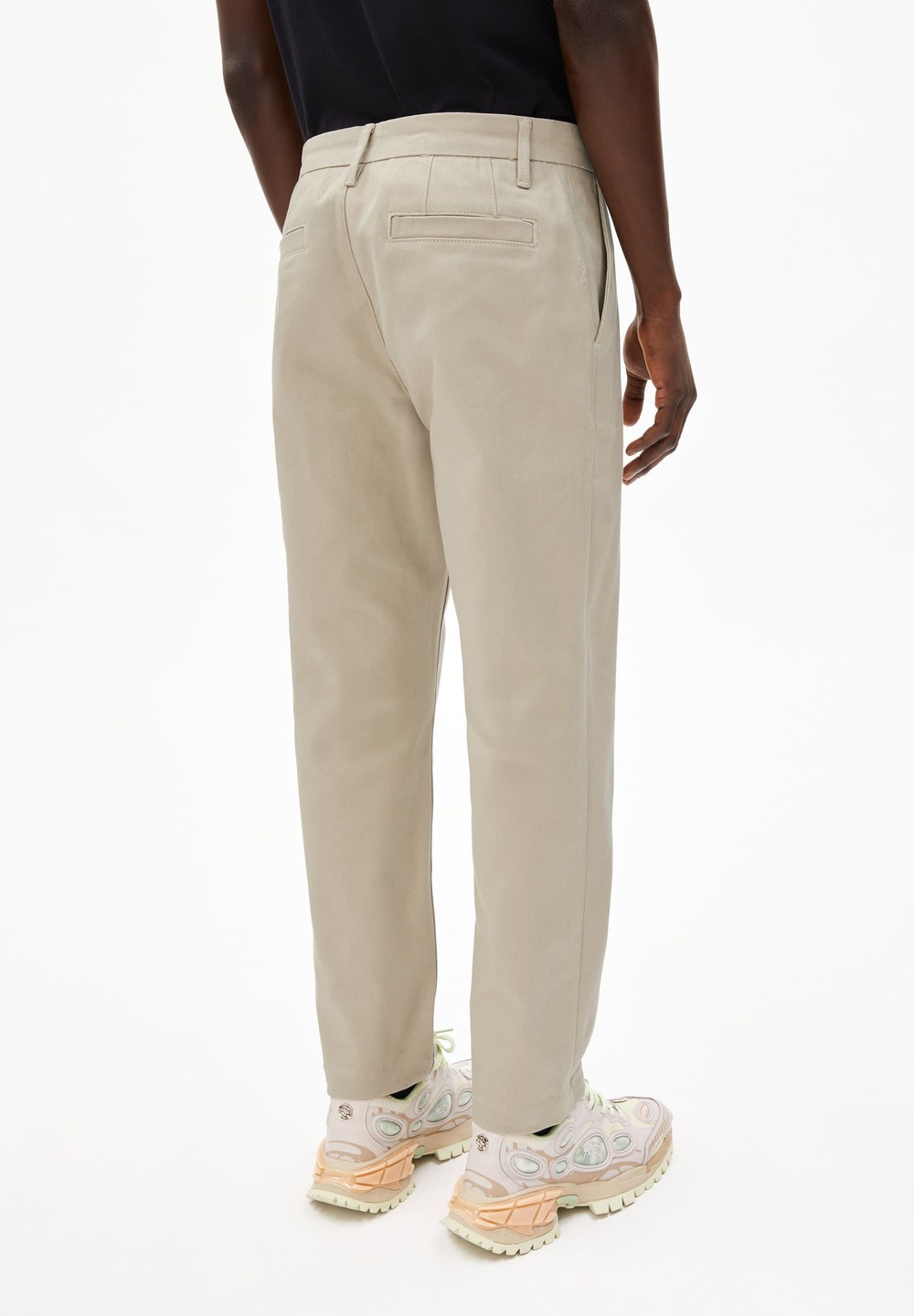 ARMEDANGELS ALVAARO PREMIUM Chino Pants made of Organic Cotton Mix Sand Stone | VUGNB2350