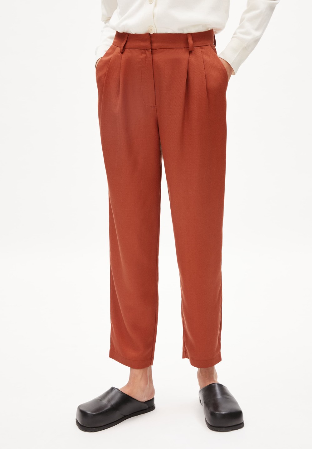 ARMEDANGELS ARETAA Pants Relaxed Fit made of TENCEL™ Lyocell Brick | CXEIO6095