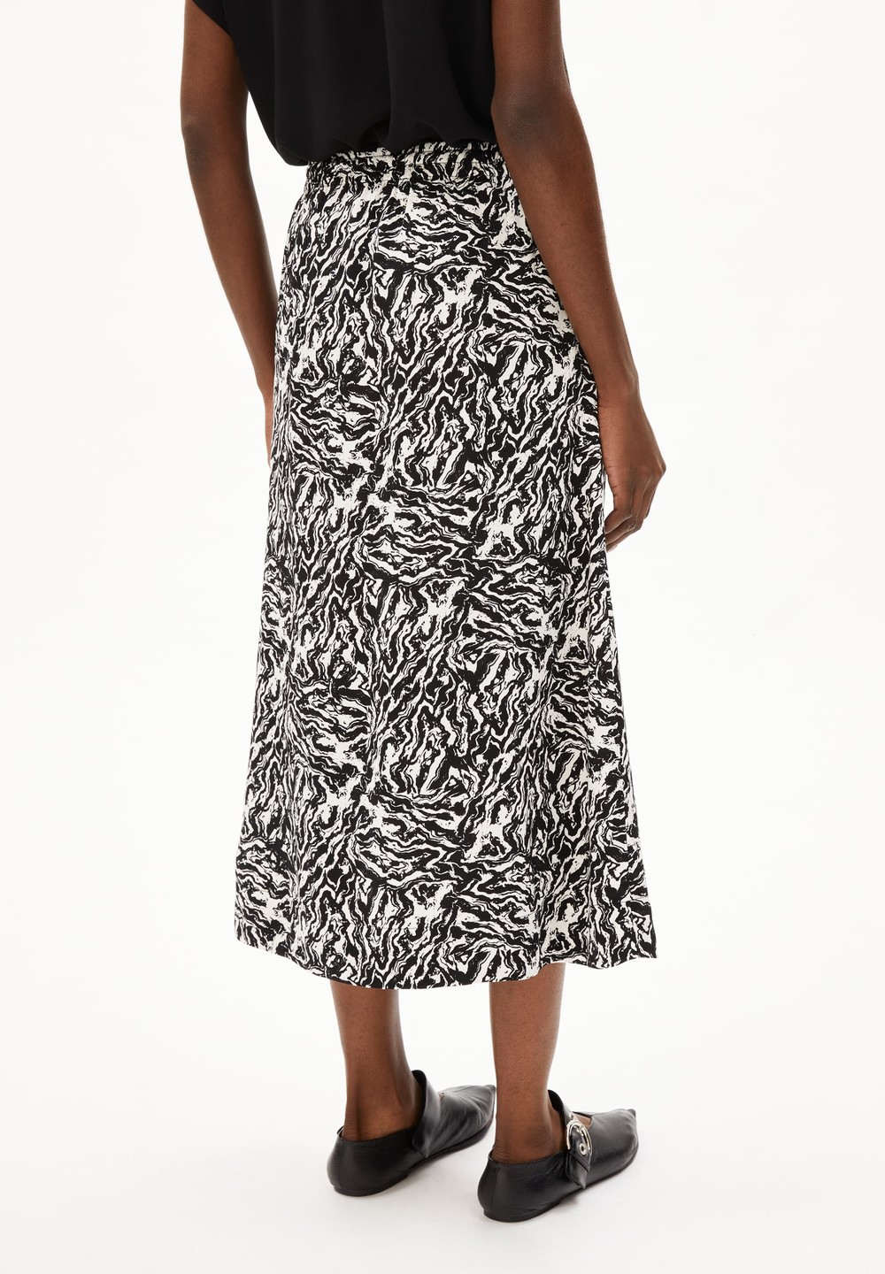 ARMEDANGELS DARTIAA STONEY Woven Skirt Relaxed Fit made of LENZING™ ECOVERO™ Viscose Oatmilk | BWQEH1360