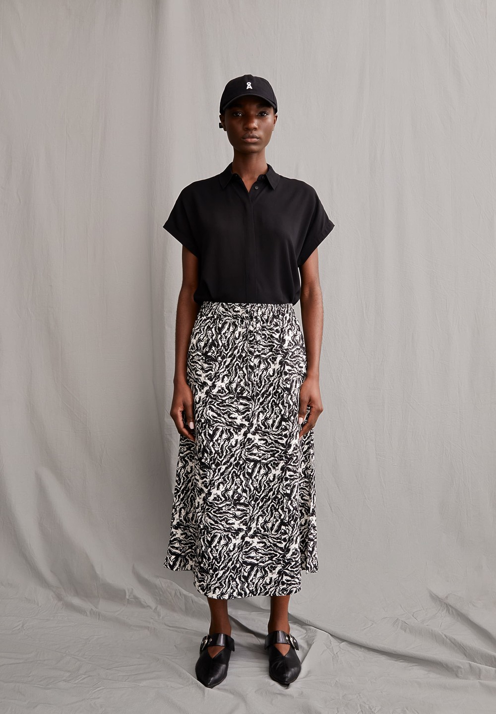 ARMEDANGELS DARTIAA STONEY Woven Skirt Relaxed Fit made of LENZING™ ECOVERO™ Viscose Oatmilk | BWQEH1360