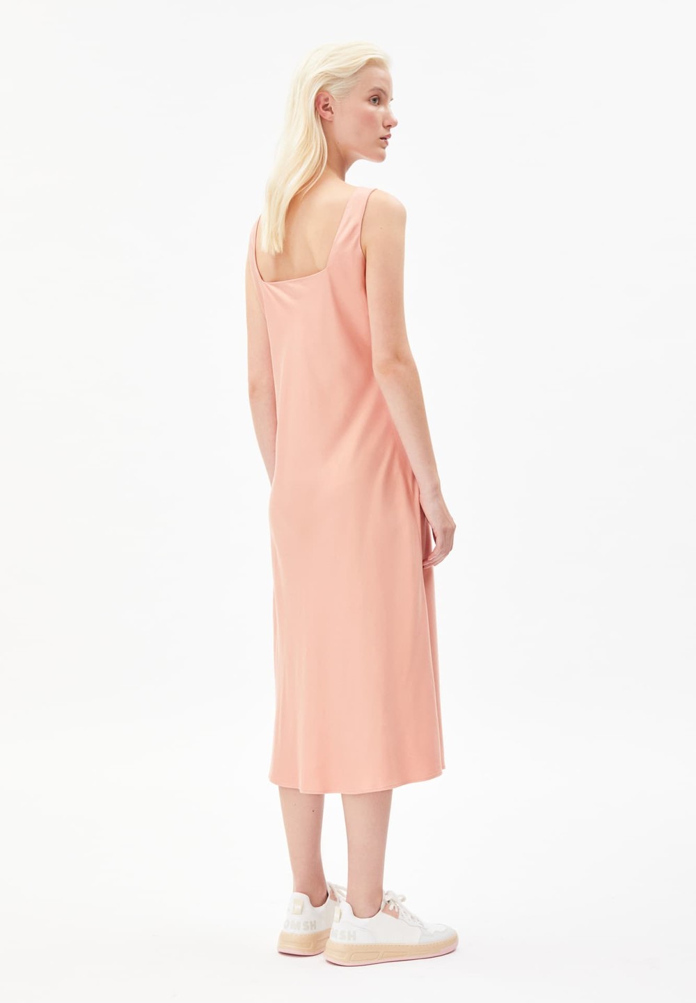 ARMEDANGELS ELIDIAA Woven Dress made of LENZING™ ECOVERO™ Viscose Peach Blossom | OUVYT1092