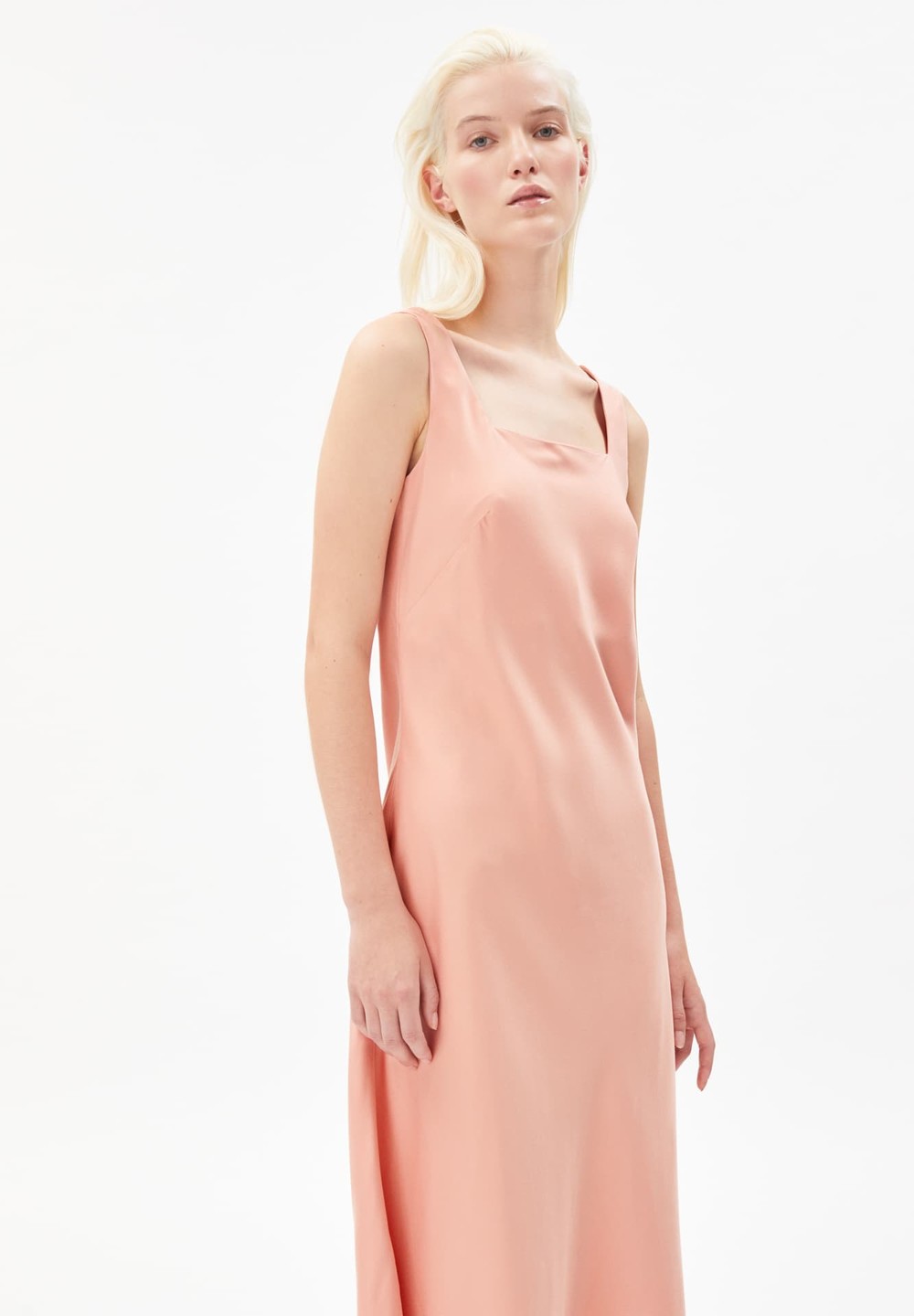 ARMEDANGELS ELIDIAA Woven Dress made of LENZING™ ECOVERO™ Viscose Peach Blossom | OUVYT1092