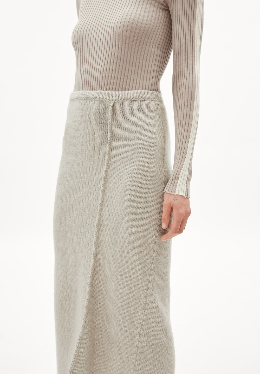 ARMEDANGELS ENOLAA SOFT Knit Skirt Regular Fit made of Merino-Wool Mix Sand Stone | RSTIO8021