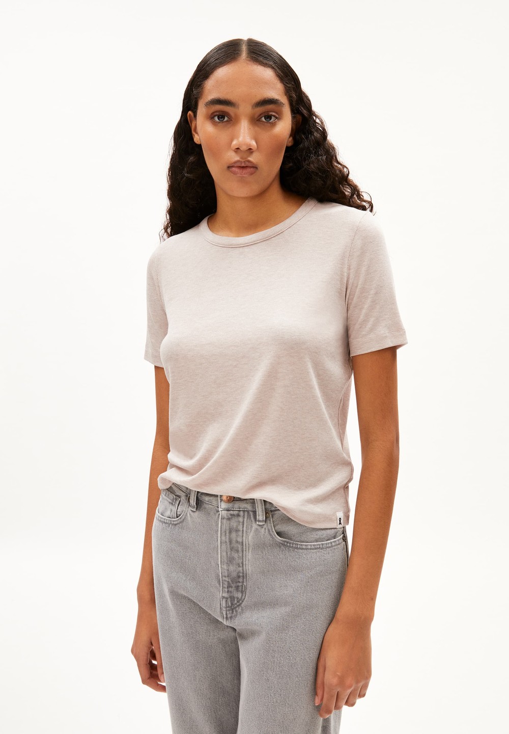 ARMEDANGELS GENEVRAA Rib T-Shirt Regular Fit made of TENCEL™ Lyocell Mix Sandstone Melange | ITJKF2640