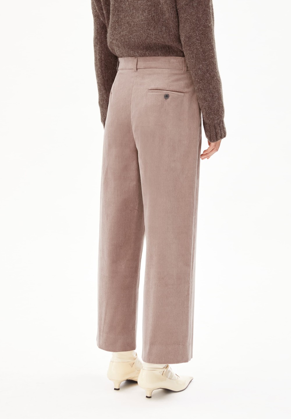 ARMEDANGELS JAALMA CORDUROY Woven Pants made of Organic Cotton Mix Cinnamon Dust | EVSNY0496