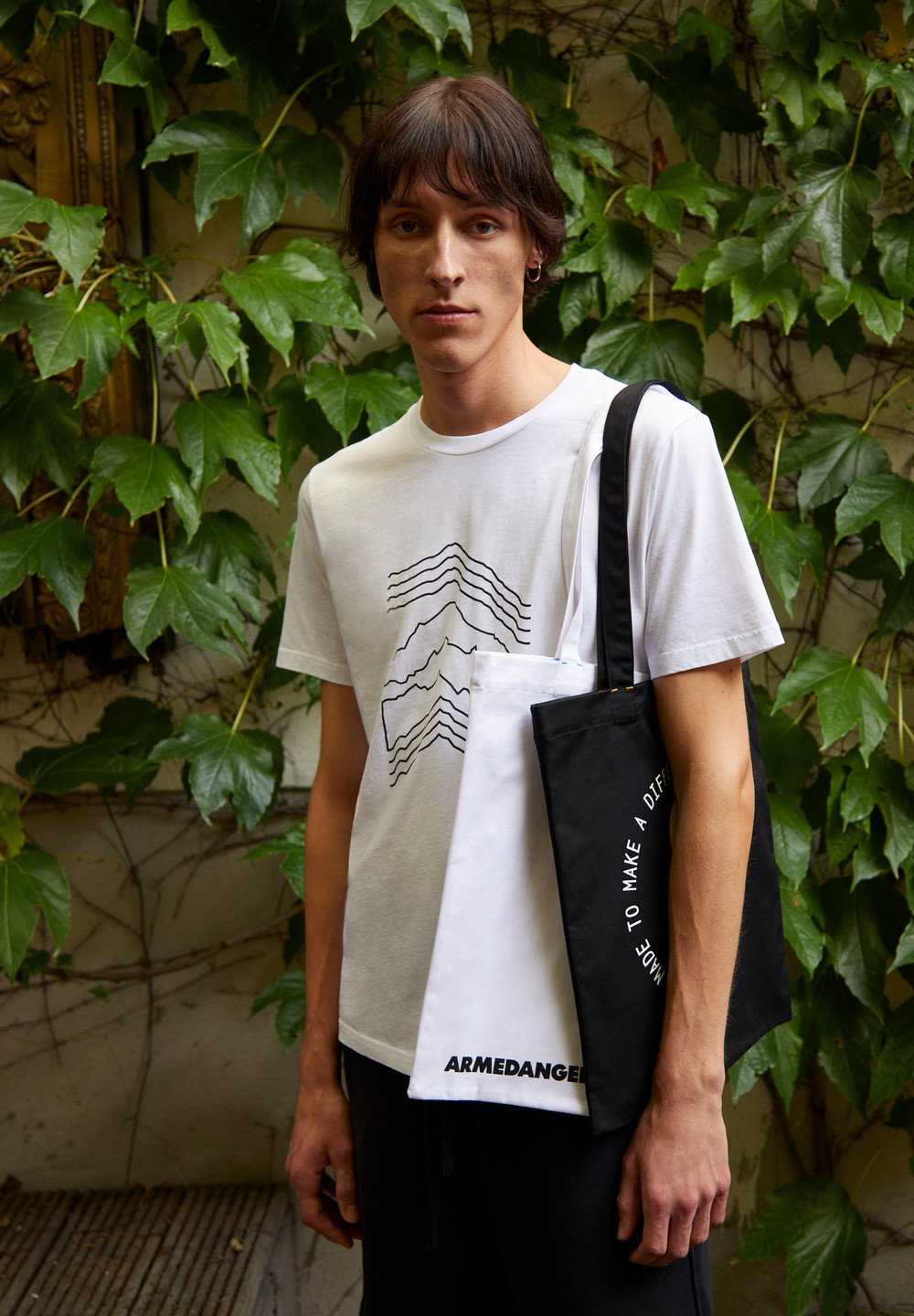 ARMEDANGELS JAAMES MOUNTAIN ICON T-Shirt made of organic cotton Bílé | ESOPX6514