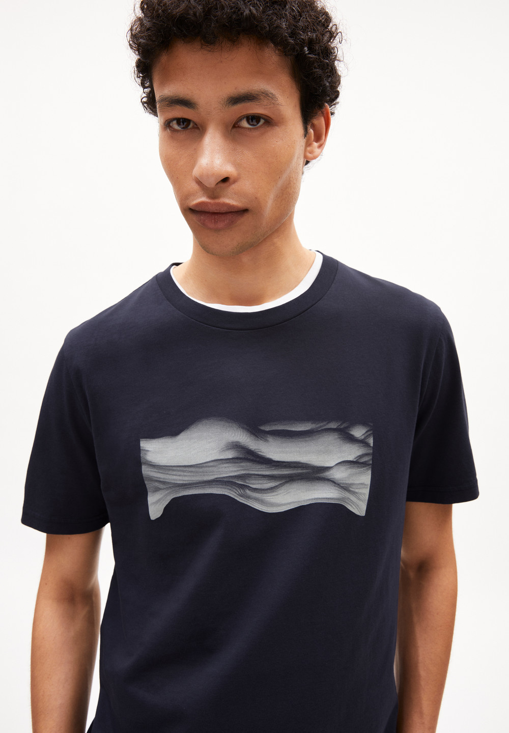 ARMEDANGELS JAAMES WAVY CLOUDS T-Shirt Regular Fit made of Organic Cotton Night Sky | FEZHU3168