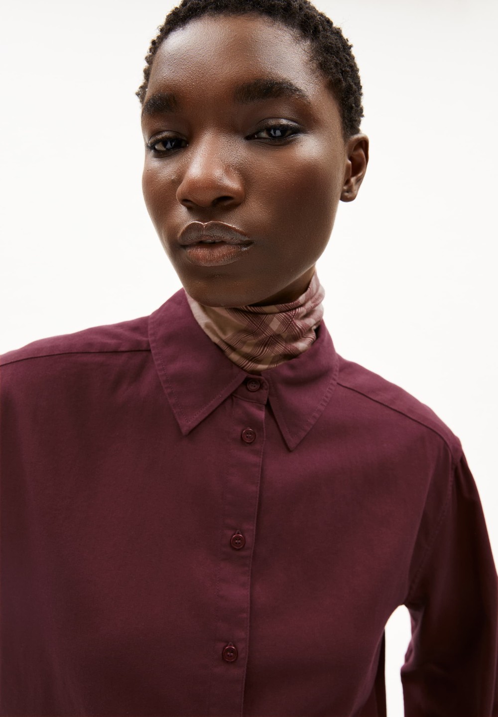 ARMEDANGELS JOELENAA BRUSHED Blouse Loose Fit made of Organic Cotton Cranberry Juice | GSHQE2159