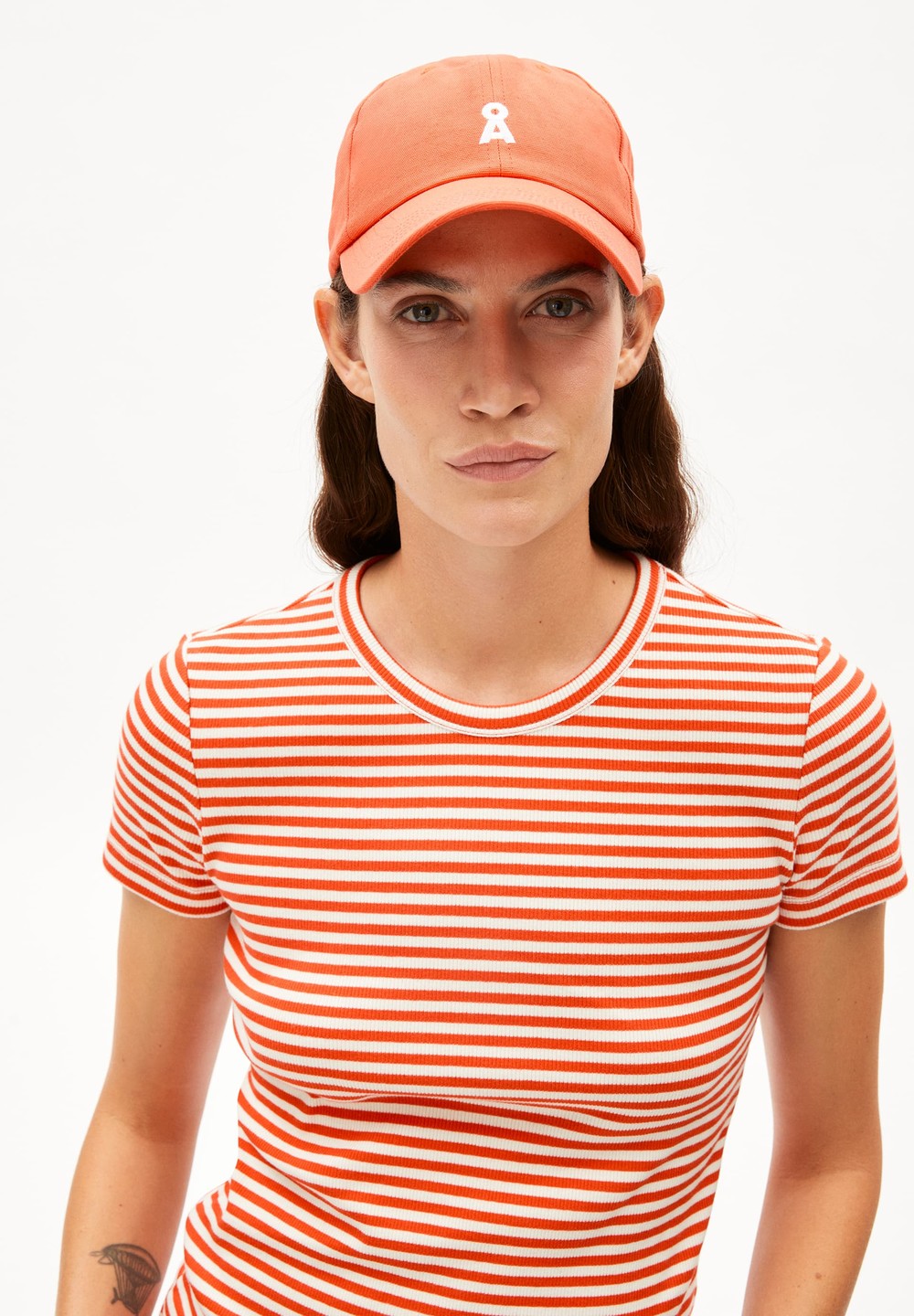 ARMEDANGELS KARDAA STRIPES Rib-T-Shirt Regular Fit made of Organic Cotton Mix Poppy Red-oatmilk | VNLAE1420