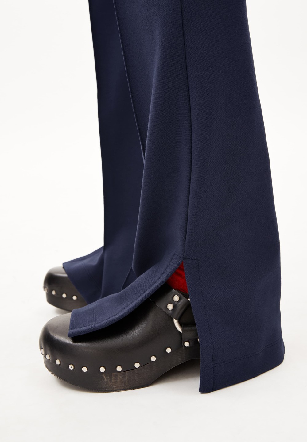 ARMEDANGELS LEYLAARI SLIT HEM Jersey Pants made of LENZING™ ECOVERO™ Viscose Mix Night Sky | AIULO3180