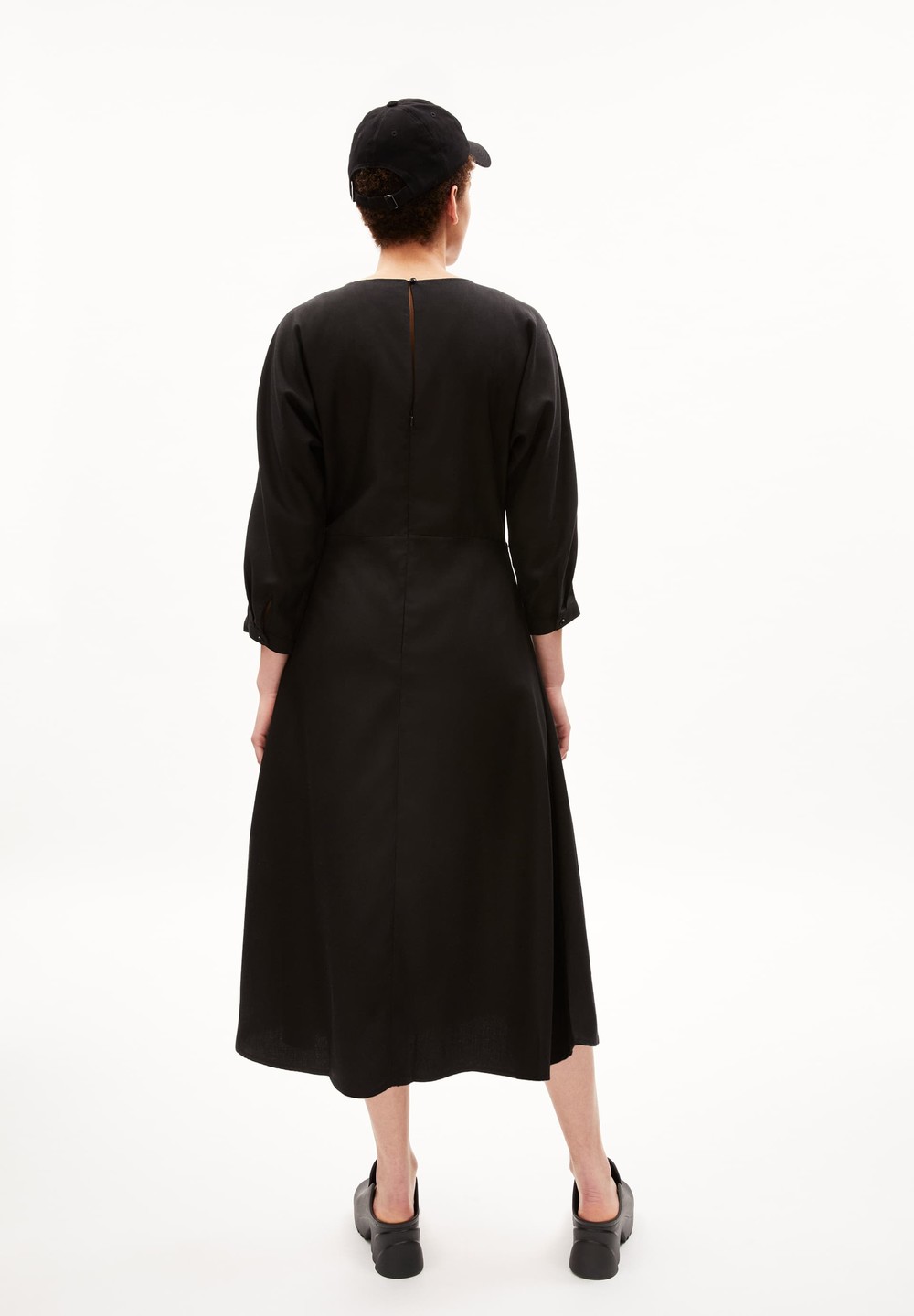 ARMEDANGELS MAARLENA Woven Dress Regular Fit made of TENCEL™ Lyocell Černé | YGIUF1908