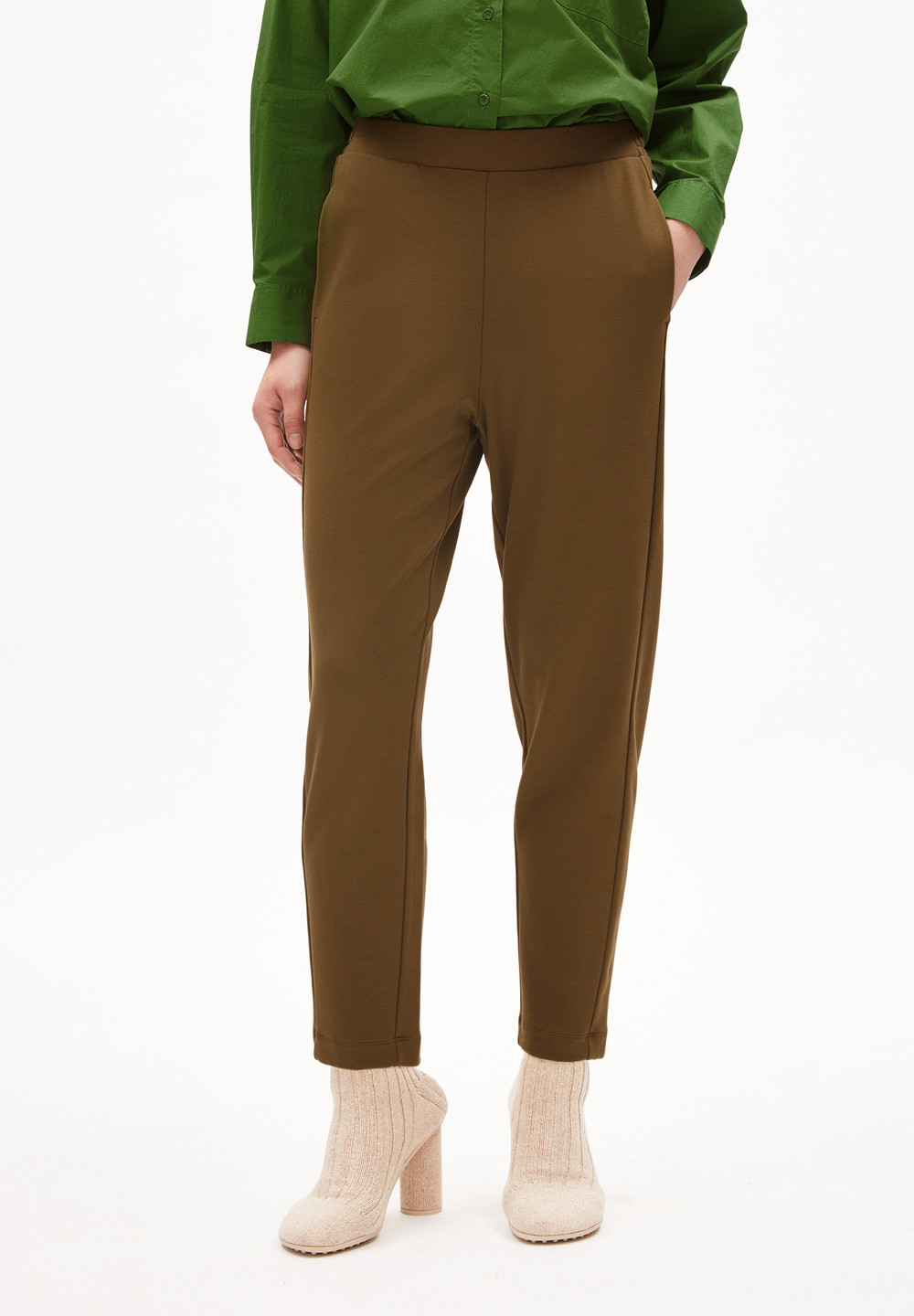 ARMEDANGELS MAGDAALENA Jersey Pants made of LENZING™ ECOVERO™ Mix Dried Moss | OPVWT2746