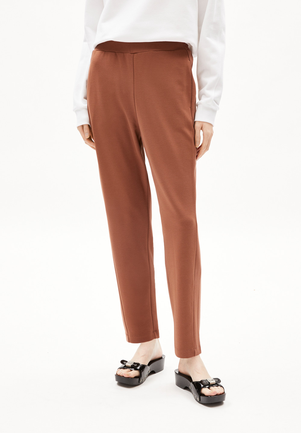 ARMEDANGELS MAGDAALENA Jersey Pants made of LENZING™ ECOVERO™ Mix Nutshell | GVELU2596