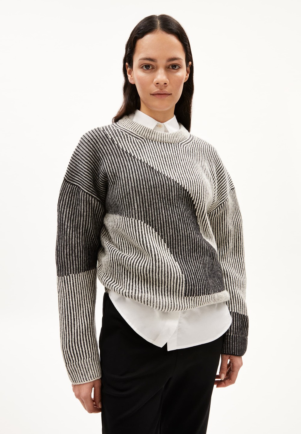 ARMEDANGELS MAYRAA VANISE Sweater Loose Fit made of Organic Wool Mix Bílé | HLWST0897