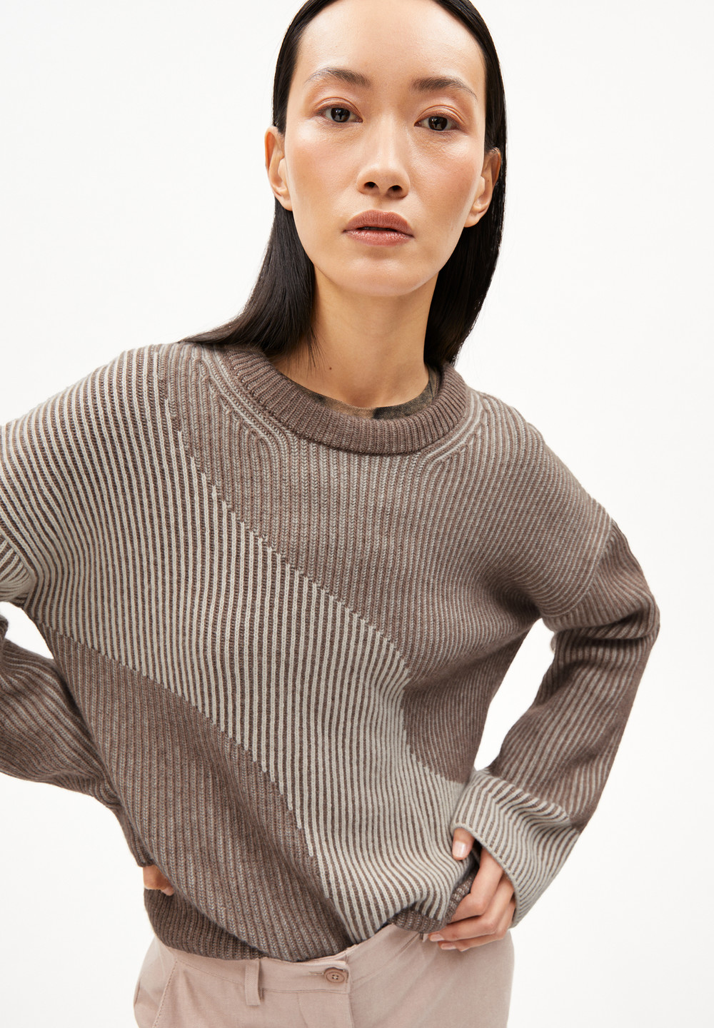 ARMEDANGELS MAYRAA VANISE Sweater Loose Fit made of Organic Wool Mix Cinnamon Dust Melange-oatmilk | DIPFJ4589