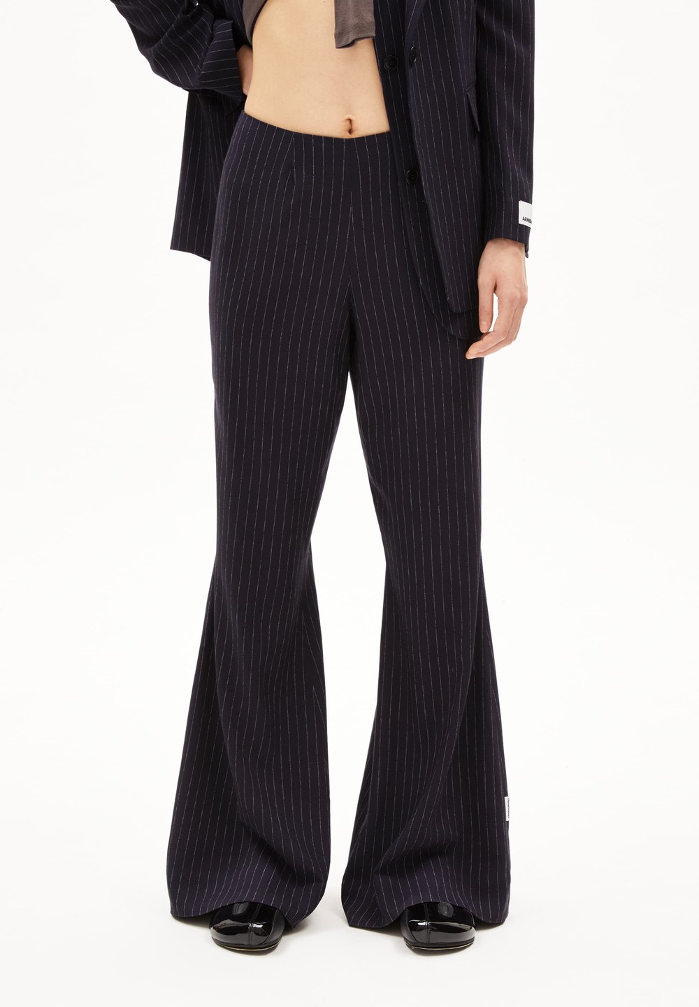 ARMEDANGELS PHAAMINA PINSTRIPE Woven Pants made of LENZING™ ECOVERO™ Viscose Mix Night Sky-white | YLHNM0685