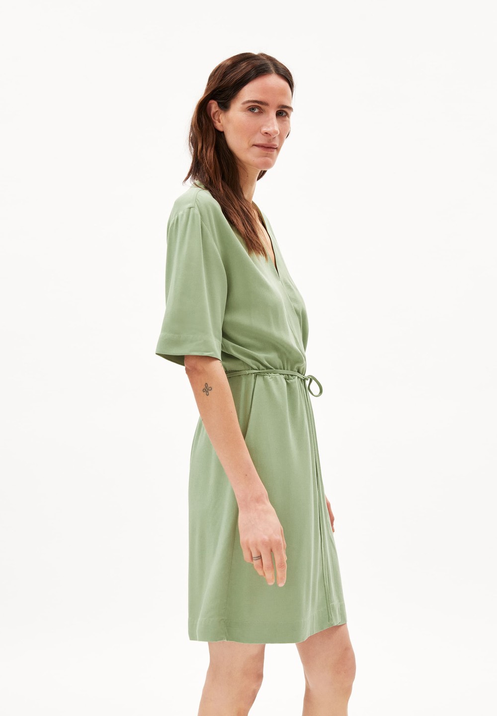 ARMEDANGELS RAUJAA Woven Dress Loose Fit made of LENZING™ ECOVERO™ Viscose Zelene | KWONQ5192