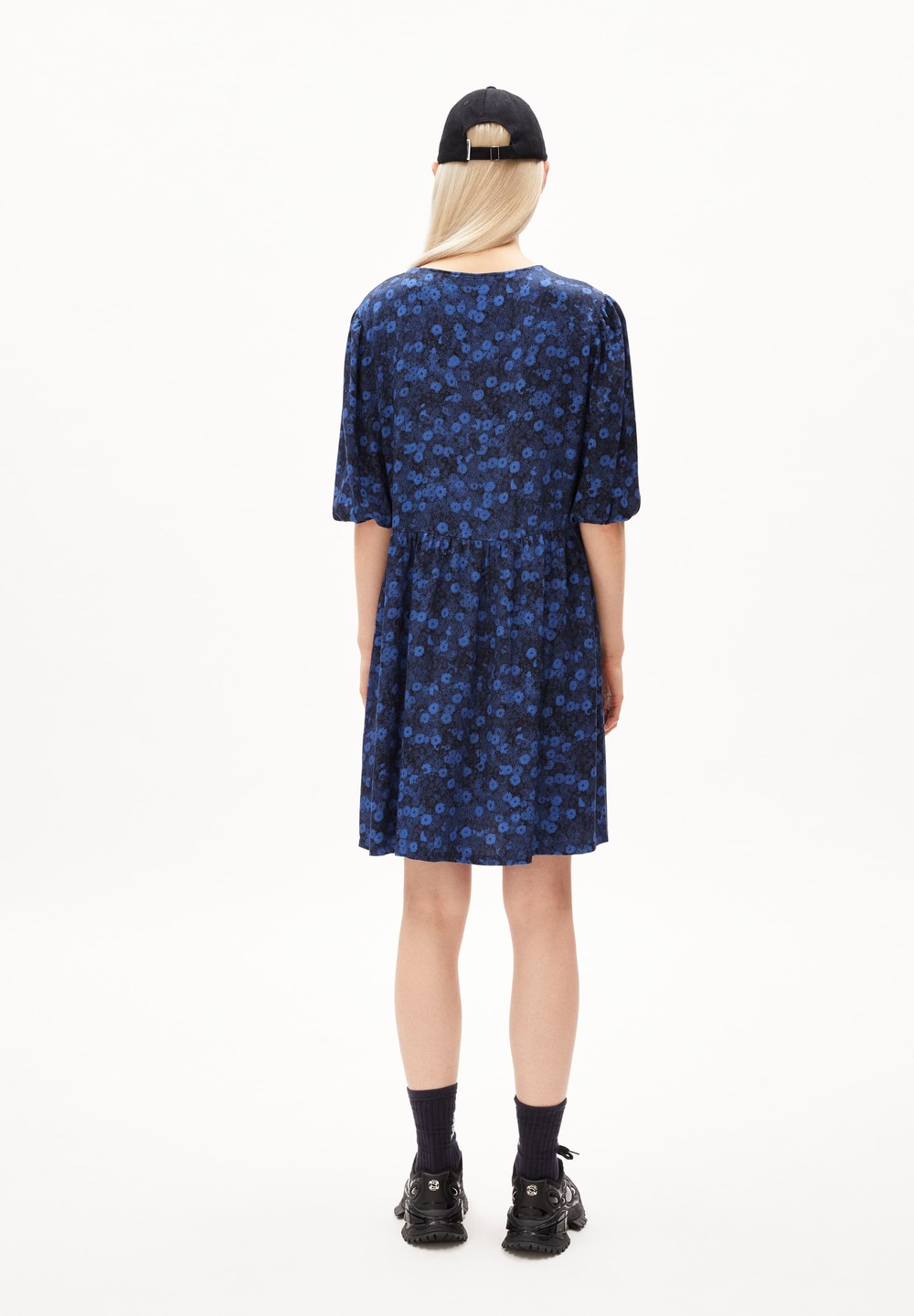 ARMEDANGELS ROSEAA MILLES FLEURS Woven Dress Relaxed Fit made of LENZING™ ECOVERO™ Viscose Night Sky | XEWFN3284