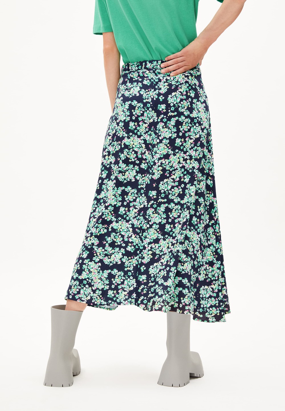 ARMEDANGELS SAALANJA DITSY FLORAL Woven Skirt Regular Fit made of LENZING™ ECOVERO™ Viscose Night Sky | PVMEC9046