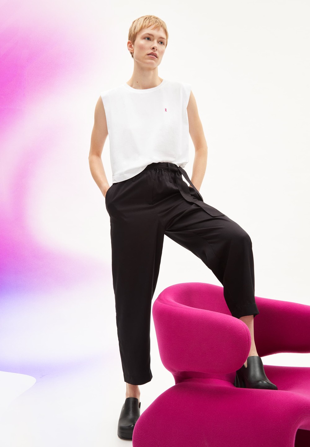 ARMEDANGELS SAAMERA Woven Pants Relaxed Fit made of TENCEL™ Lyocell Černé | BXFWP4067