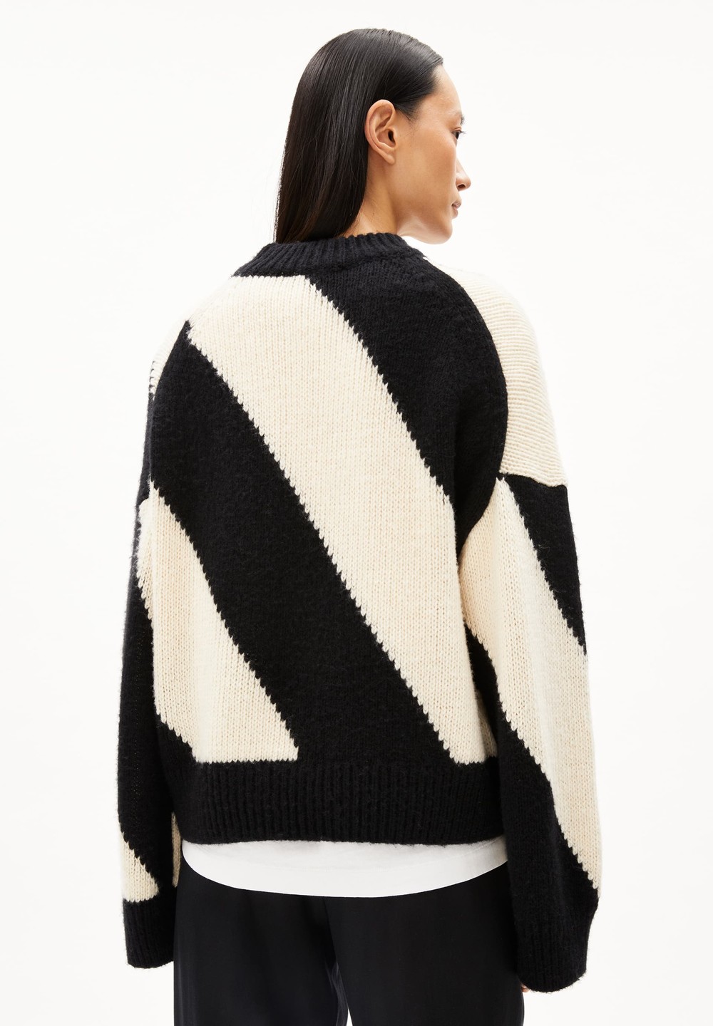 ARMEDANGELS SADNAA STRIPES Sweater Oversized Fit made of Merino-Wool Mix Oatmilk-black | BRNUK2178