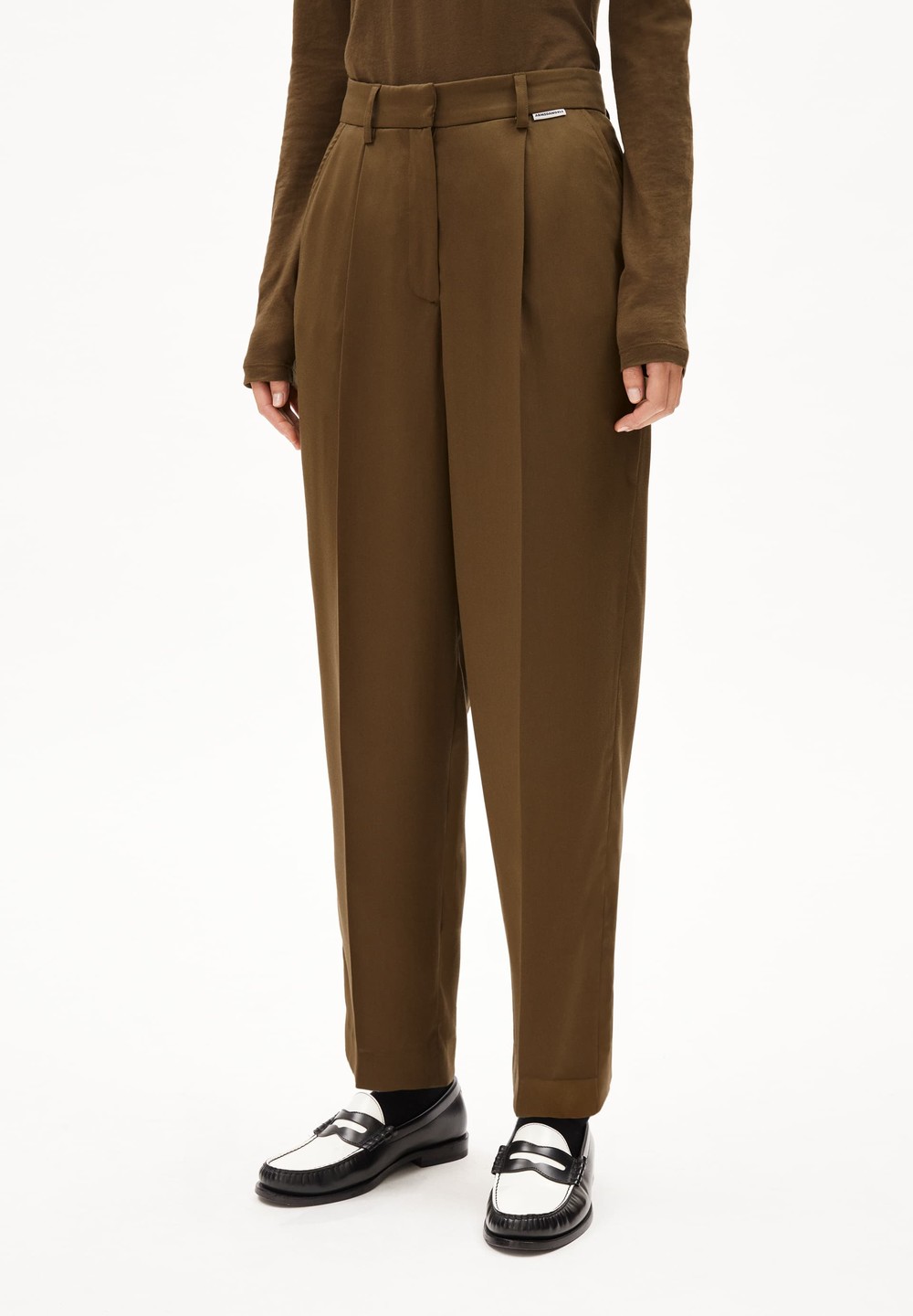 ARMEDANGELS SANDRINAA TAPERED Woven Pants made of TENCEL™ x REFIBRA™ Lyocell Dried Moss | GKCQA7986