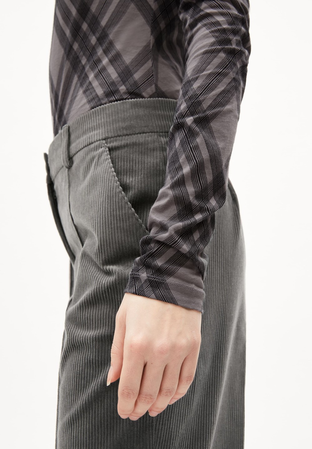 ARMEDANGELS XELLAA CORDUROY Woven Pants made of Organic Cotton Mix Iron Cast | UYWJS2791