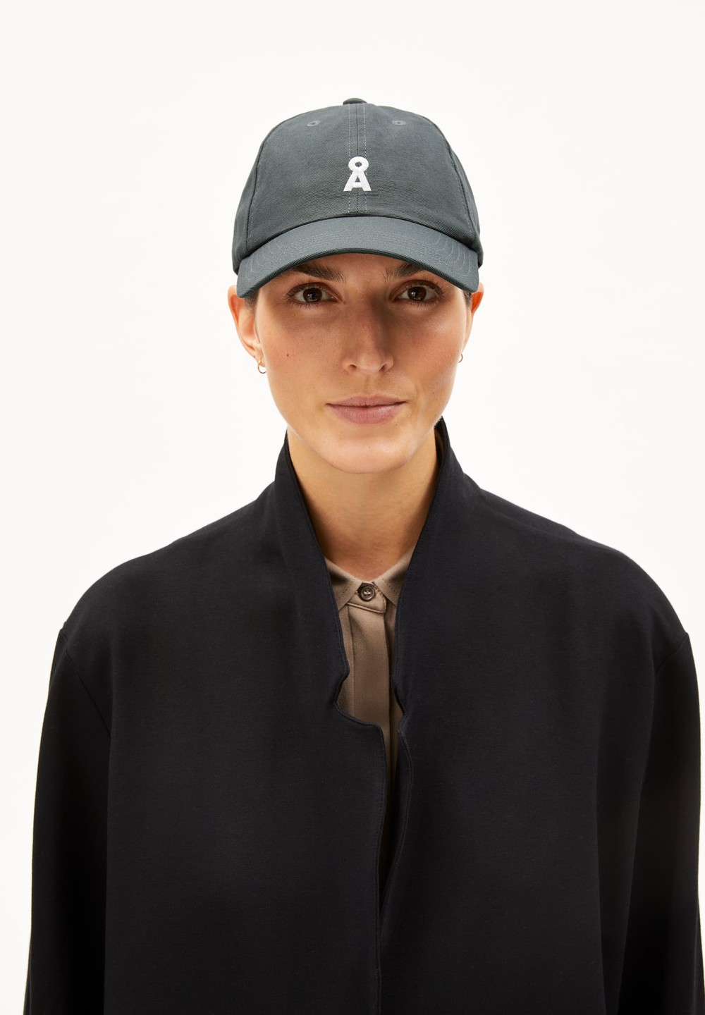 ARMEDANGELS YENAAS BOLD Cap made of Organic Cotton Space Steel | JTPMH3759